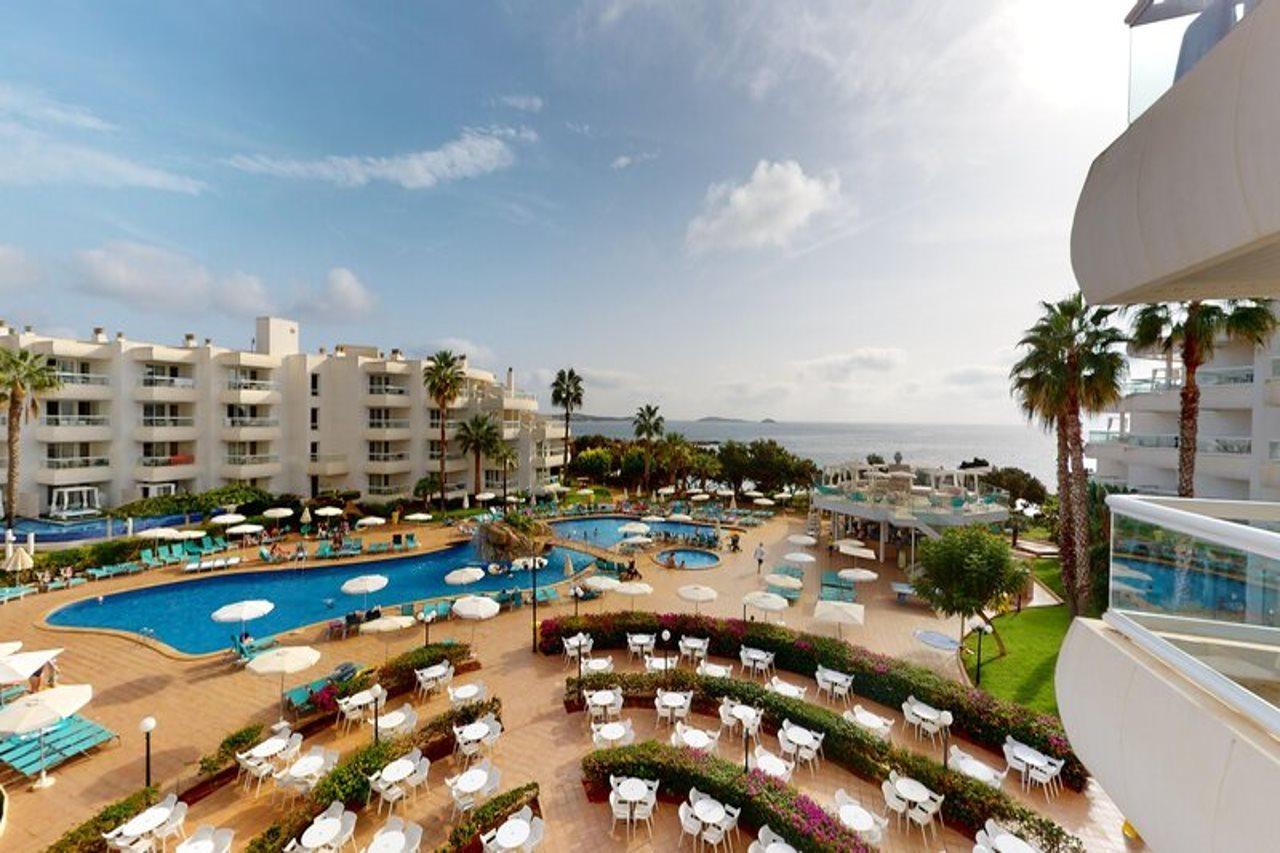 Aparthotel Tropic Garden Santa Eularia des Riu Eksteriør billede